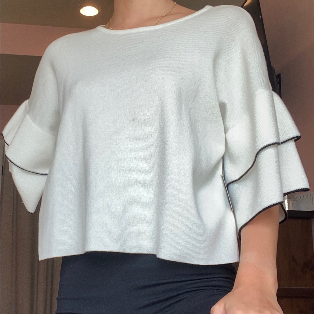 Forever 21 White Short Sleeve Ruffled Sweater 🎬